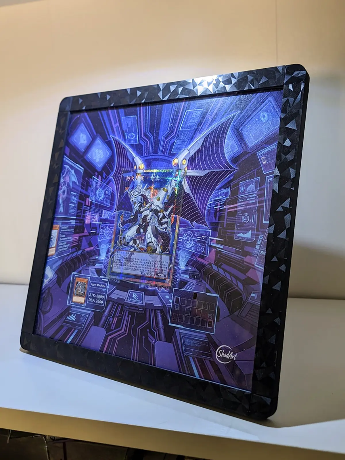Esempio di display fisico ShadArtCustom per carta Yu-Gi-Oh.